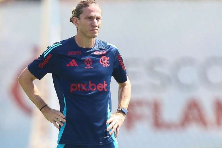 Filipe Luís em treino do Flamengo