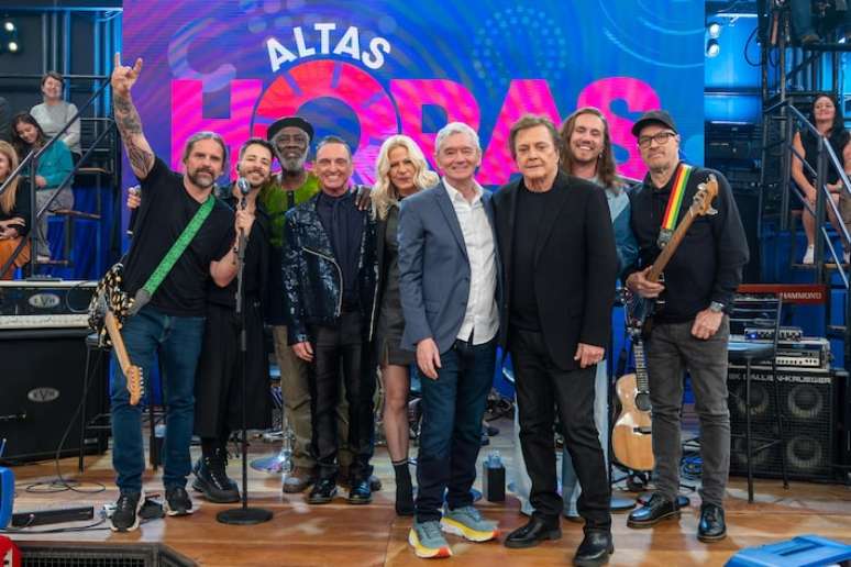 Serginho Groisman celebra anivers&aacute;rio com convidados especiais no 'Altas Horas'.