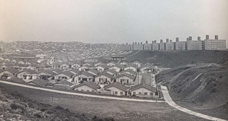 Na Cohab 2 existem 22.922 casas e apartamentos distribuídos em 2,8 milhões de metros quadrados.