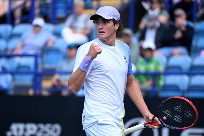 João Fonseca vence em estreia em Wimbledon