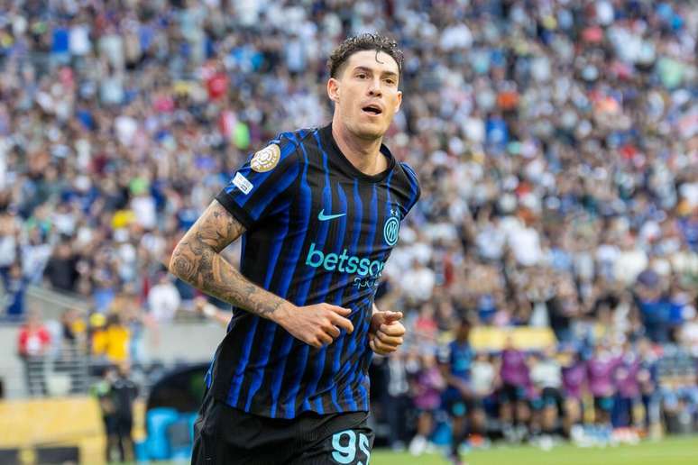 Alessandro Bastoni (Inter de Milão) celebrando seu gol contra o River Plate, no dia 25.06.2025 