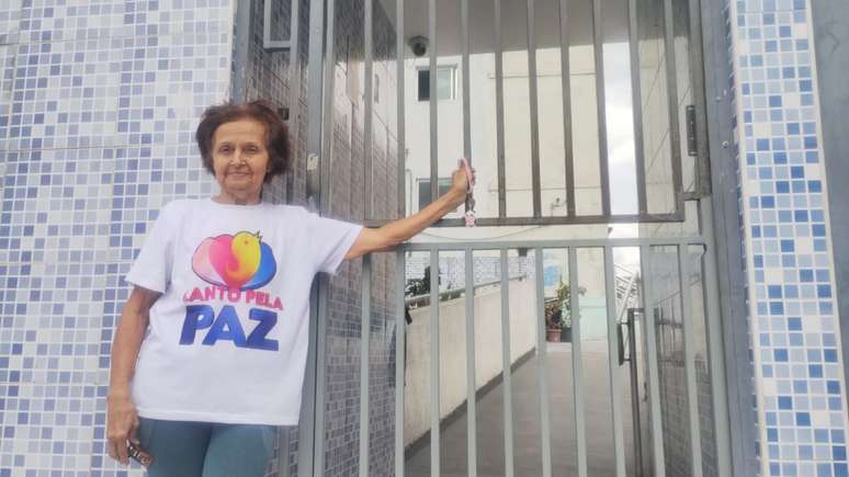 Iracema Francisca de França, 73 anos, a primeira moradora do Jacarandás II, que completa 45 anos.