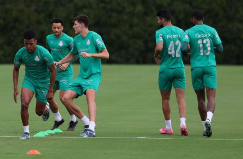 Palmeiras trains with an eye on Chelsea without Paulinho and Piquerez
