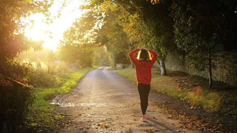 How long do we have to walk for a day to improve physical health? Discover!