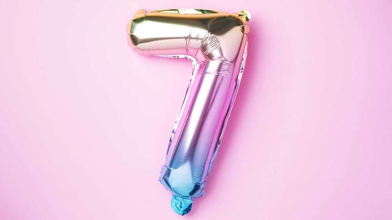 Veja como a energia do número 7 abre caminhos neste mês