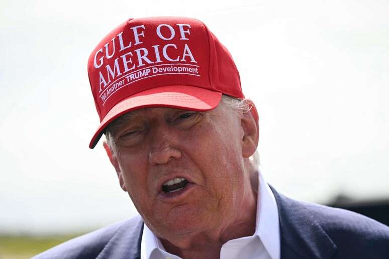 Trump celebrou aprovação de projeto de lei