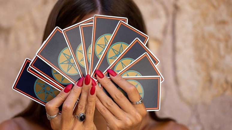 Veja o que as cartas revelam para seu signo em Julho