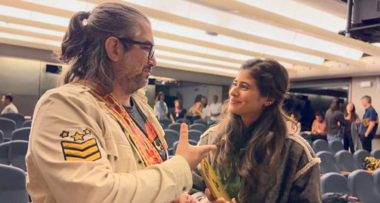 Robério Santos com Isadora Cruz, que vive Rosa em Guerreiros do Sol. Novela mostra cangaço complexo.