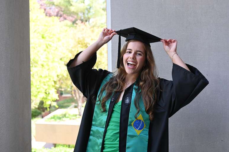 Brasileira Sarah Borges se formou em Psicologia na Universidade de Harvard