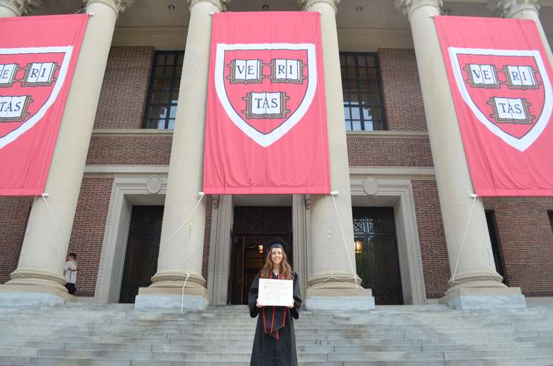 Brasileira Sarah Borges se formou em Psicologia na Universidade de Harvard