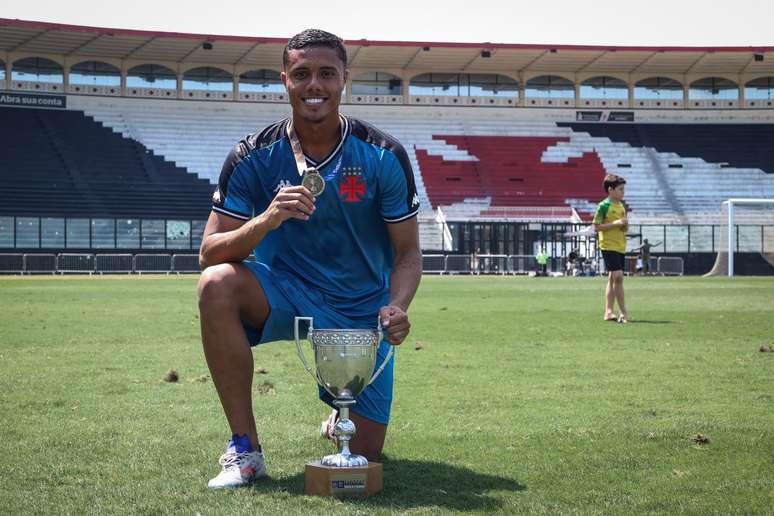 In Vasco, Allan Vitor talks about season and polls