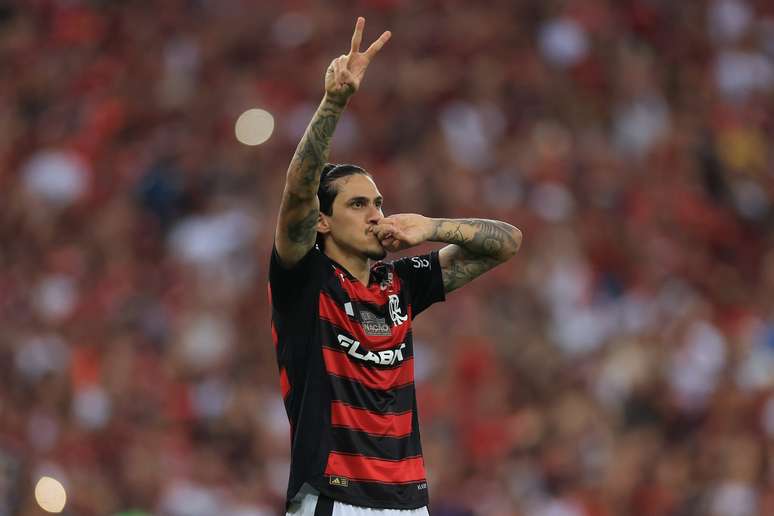DE SAÍDA? Diretoria do Flamengo avalia possível venda de Pedro
