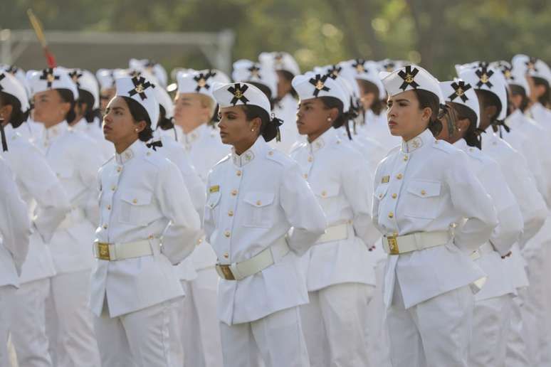 Mulheres puderam, pela primeira vez, participar de alistamento