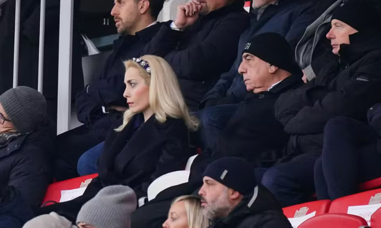 Marta Fascina, ex-mulher de Silvio Berlusconi, e Adriano Galliani, CEO do Monza