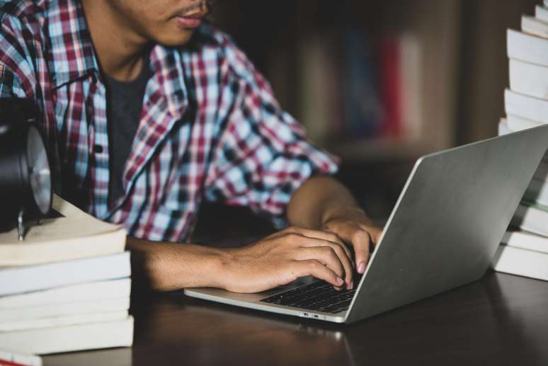 Prouni 2/2025: inscrições para mais de 210 mil bolsas encerram nesta sexta-feira; veja como fazer