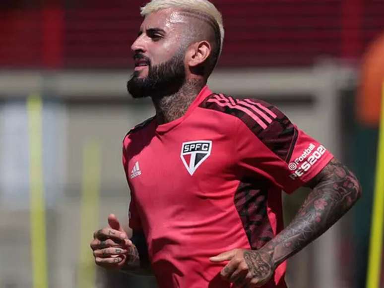 Liziero durante o treino em Cotia -