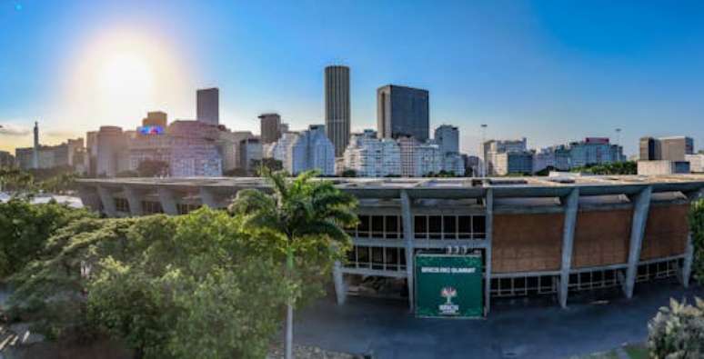 No Museu de Arte Moderna do Rio de Janeiro (MAM), tudo pronto para o início das reuniões oficiais do Encontro de Cúpula do BRICS, que terá debates sobre a articulação entre saúde e desenvolvimento como um dos assuntos centrais do encontro.