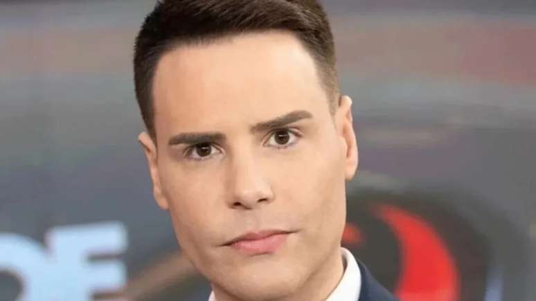 Luiz Bacchi Alfinet Record, call SBT “Poor Little” and Exalts Globo Live