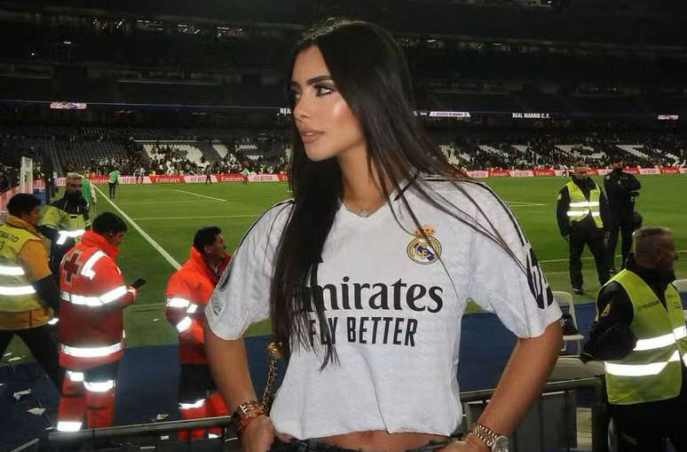 Victoria Ruiz com a camisa do Real Madrid &ndash;