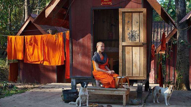 Monges budistas vivem vida muito simples