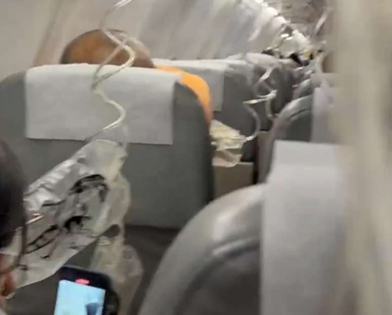 Queda brusca deixou passageiros inconscientes e em pânico