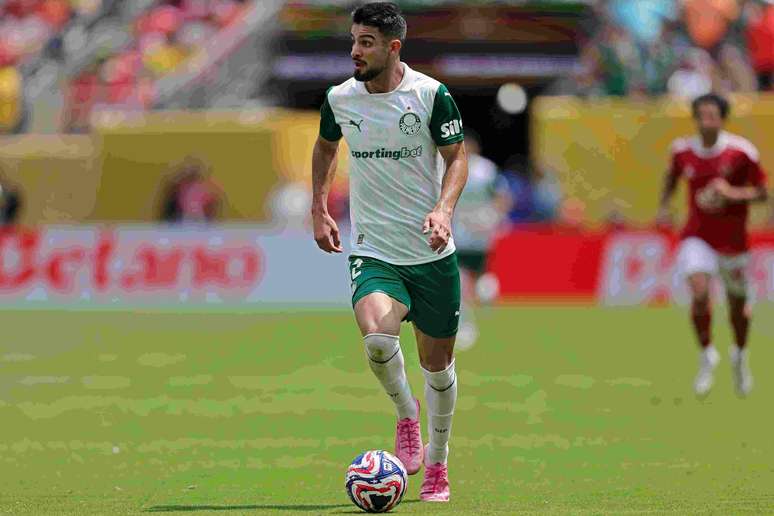 O argentino Flaco López é uma das esperanças do Palmeiras contra o Chelsea