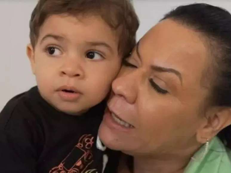 Dona Ruth posa com Leo nas redes sociais (Foto: Divulgação)