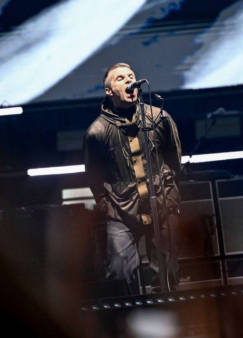 Oasis durante show de reuni&atilde;o no Pa&iacute;s de Gales -