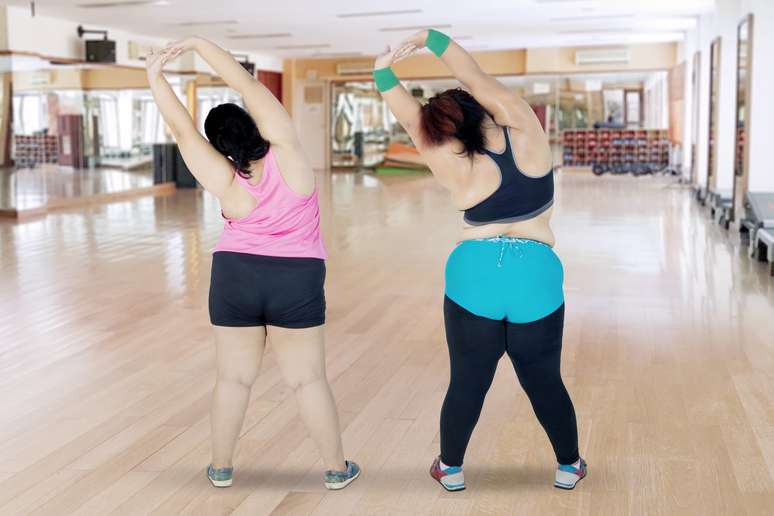 O tratamento médico contra a obesidade deve incluir rotina de exercícios, medicamentos e revisão da alimentação