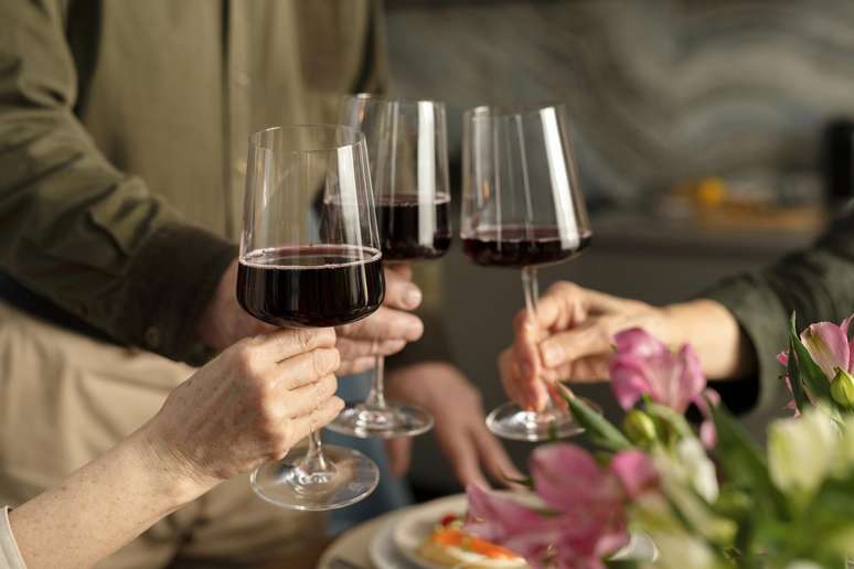 Conheça os benefícios do vinho para a saúde