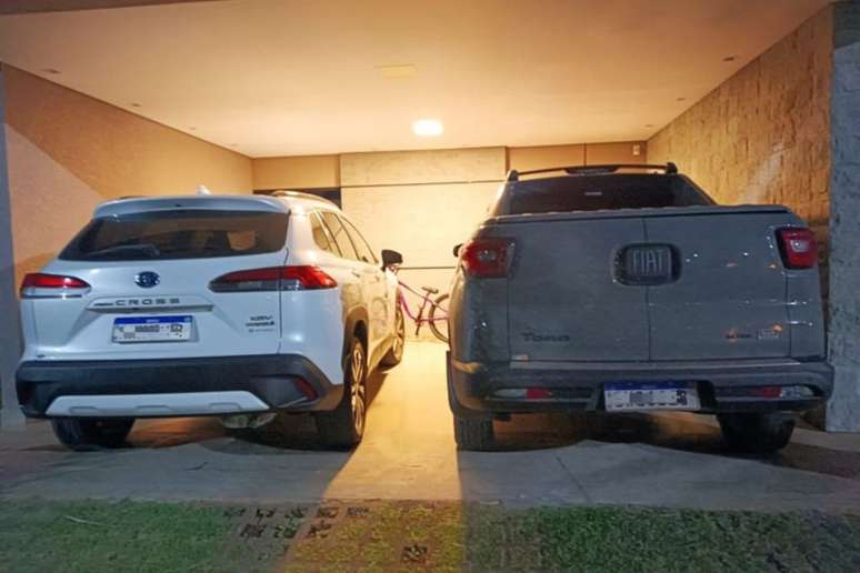 Carros foram apreendidos em mansão de investigados