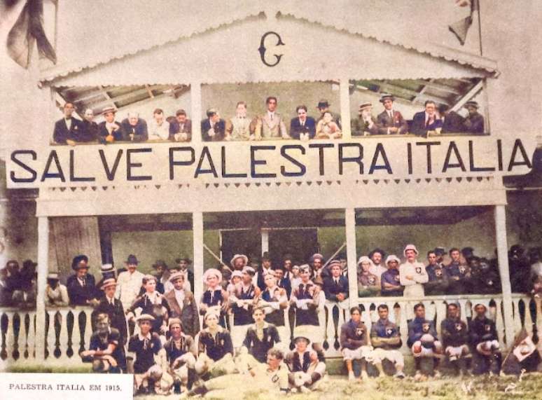 Palestra Italia em seu primeiro jogo, vencendo o Savoia por 2 a 0. Com a vitória, conquistou a Taça Savoia em 1915.