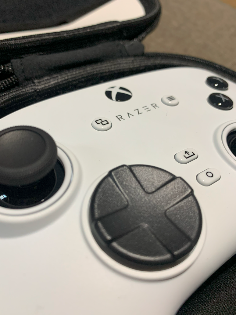 Razer Wolverine V3 Pro