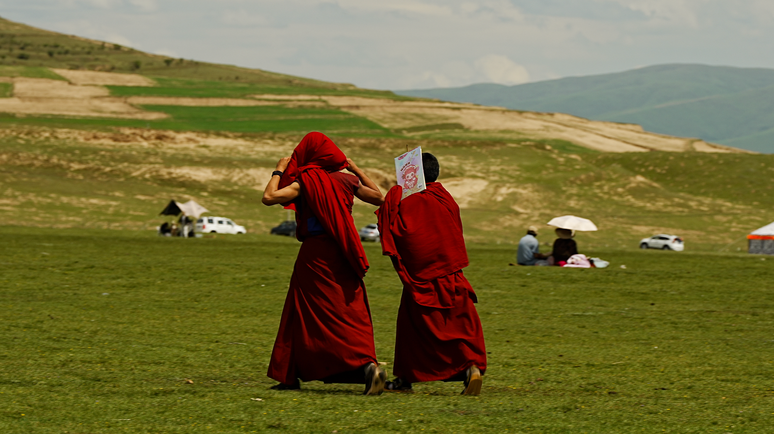 A caminho de Aba, na borda do planalto tibetano, onde a luz do Sol é particularmente forte devido à alta altitude