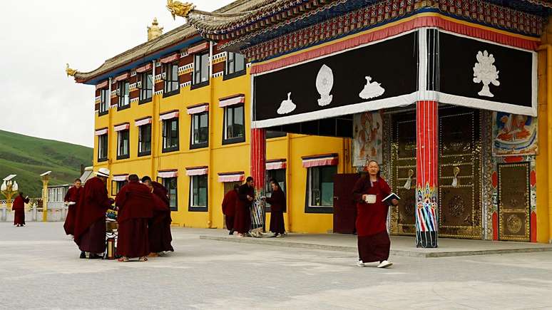 Os tibetanos na China têm acesso muito restrito à informação