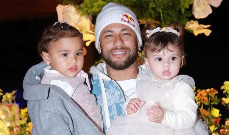 “Princesses of dad”: Neymar publishes a rare photo with his daughters Mavie and Helena and declares himself to the little one “Princesses of dad”: Neymar publishes a rare photo with his daughters Mavie and Helena and declares himself to the little one