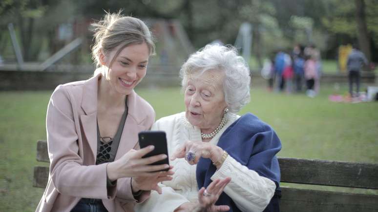Do you have a family member with Alzheimer? Discover behaviors that should be avoided Do you have a family member with Alzheimer? Discover behaviors that should be avoided