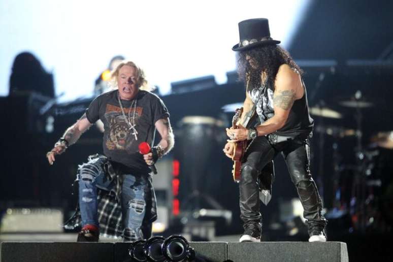 Axl Rose e Slash durante show do Guns N' Roses no Allianz Parque, em São Paulo, em setembro de 2017.