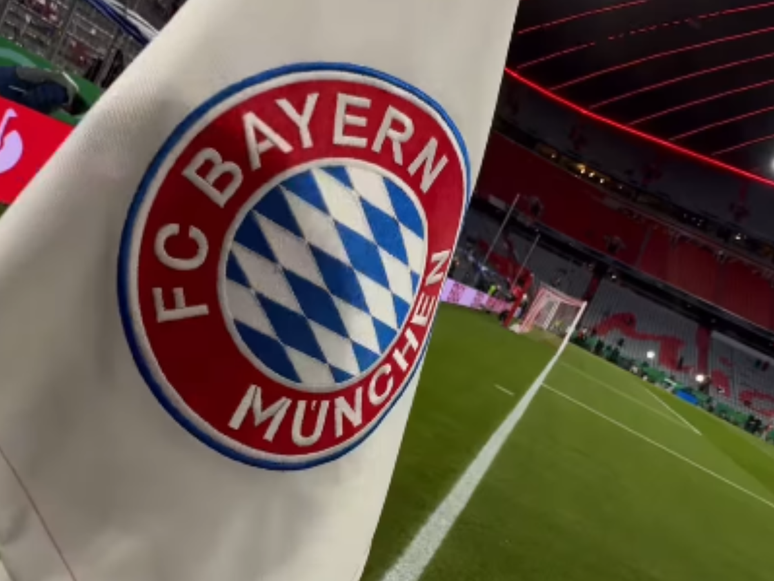 Bandeirinha de escanteio Bayern de Munique (Foto: Divulgação/Bayern)