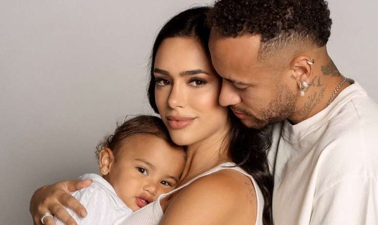 Born Mel, fourth daughter of Neymar Jr, of an emergency cesarean cut