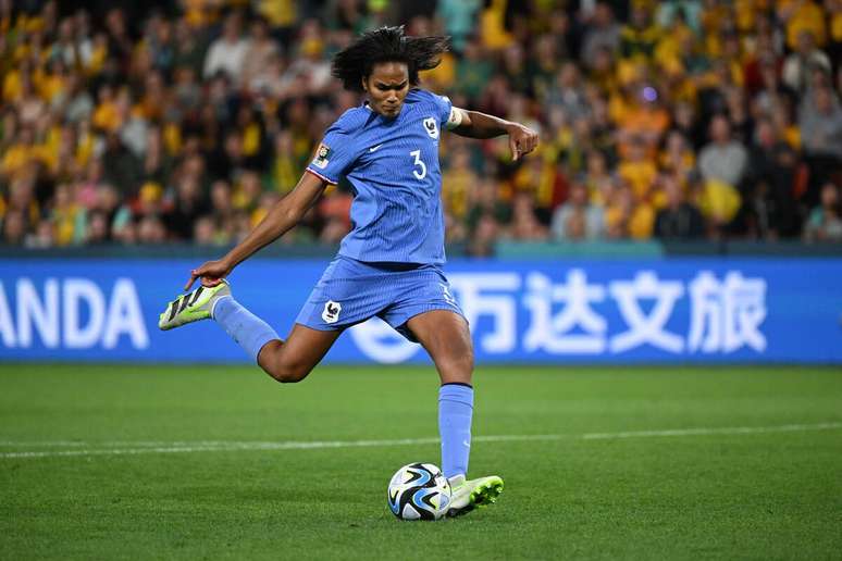 Wendie Renard (França) durante jogo contra a Austrália, no dia 12.08.2023