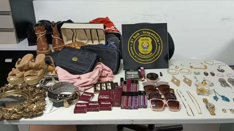 Confrontada, a diarista confessou que os itens foram furtados da casa da patroa