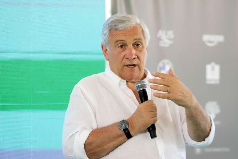 Tajani durante um evento na Itália