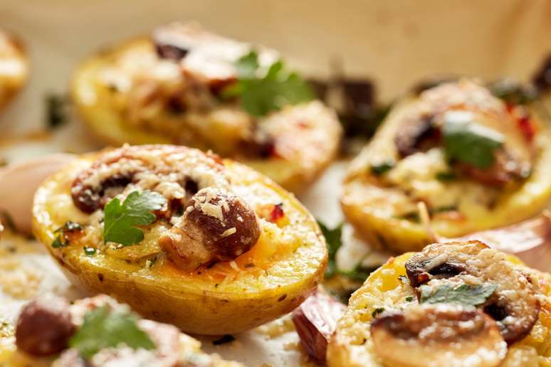 Batata recheada com cogumelo 
