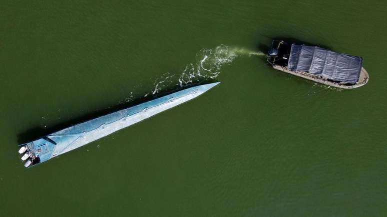 Segundo especialistas, os semissubmers&iacute;veis e submers&iacute;veis t&ecirc;m maior capacidade de carga e s&atilde;o mais leves, aut&ocirc;nomos e dif&iacute;ceis de detectar