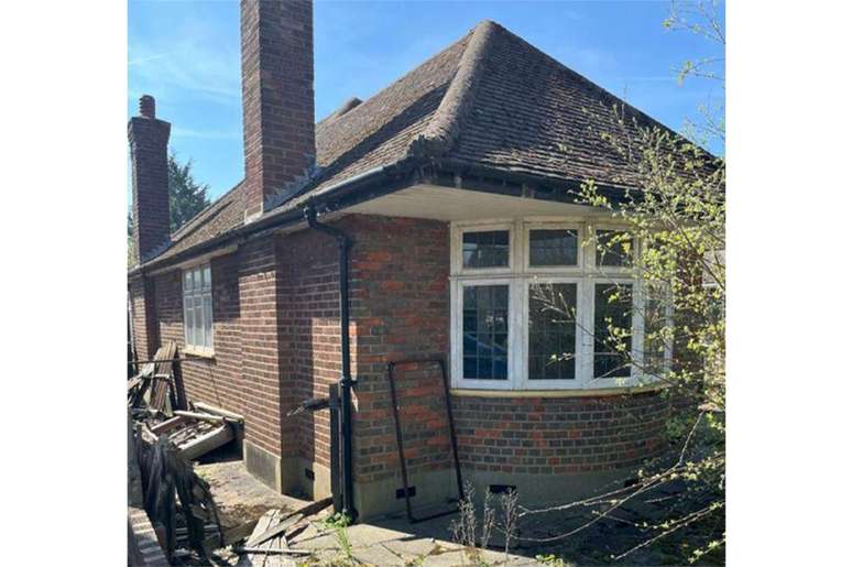 A propriedade de Michael Judd incluía seu bangalô em Pinner, oeste de Londres