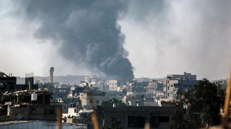 Vista aérea da Faixa de Gaza após bombardeio israelense neste domingo, 6 de julho de 2025.