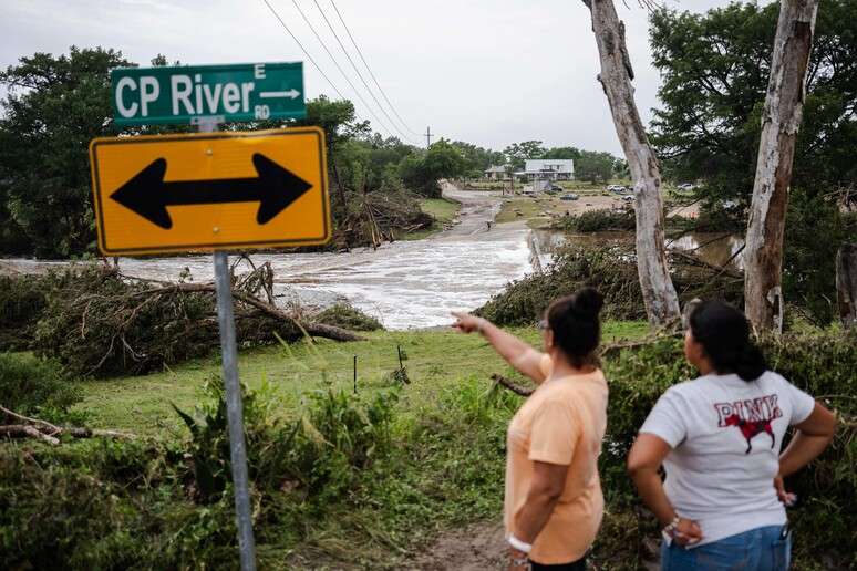 The number of floods killed in Texas increases to at least 50