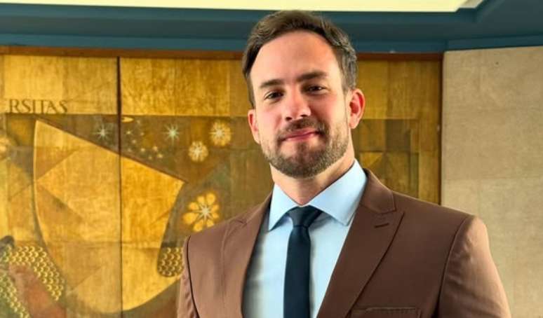 The presenter pours into a prominent position in Portugal after leaving SBT