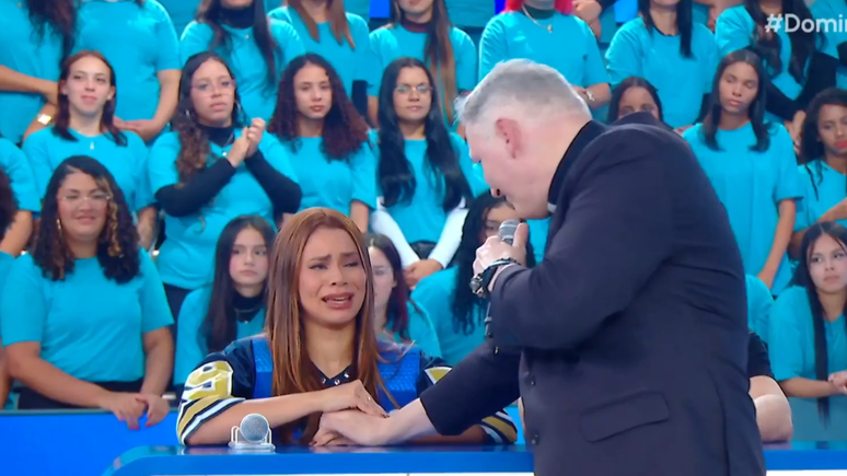 Padre Marcelo Rossi emociona Lexa